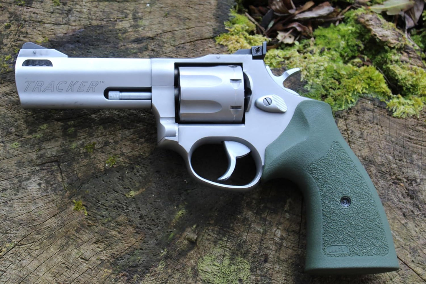 Bold Grip Classic Multiframe Revolver Grip, Compatible with Taurus Large Frame Models, Black