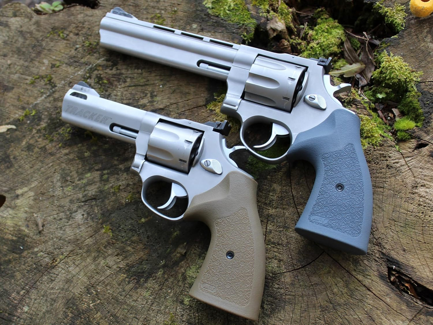 Bold Grip Classic Multiframe Revolver Grip, Compatible with Taurus Large Frame Models, Black