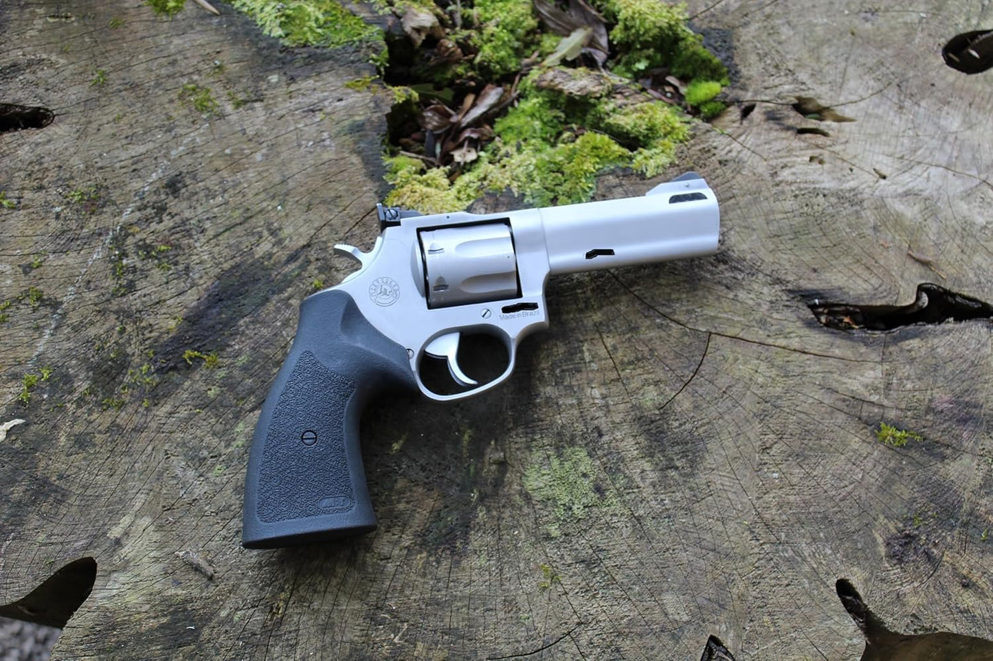 Bold Grip Classic Multiframe Revolver Grip, Compatible with Taurus Large Frame Models, Black