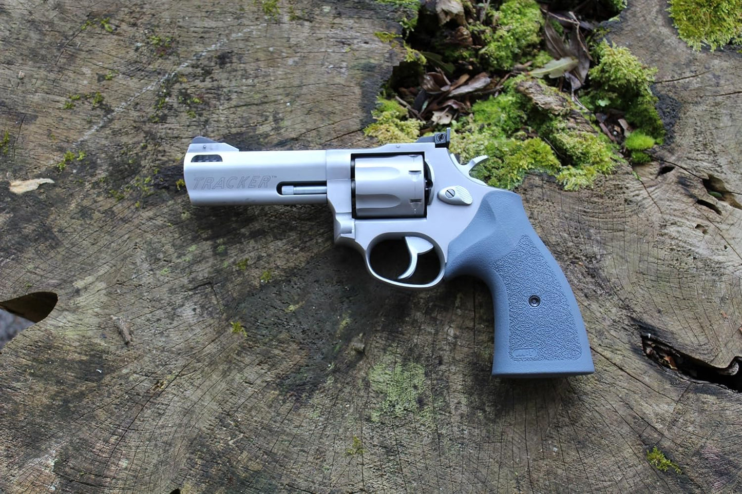 Bold Grip Classic Multiframe Revolver Grip, Compatible with Taurus Large Frame Models, Black