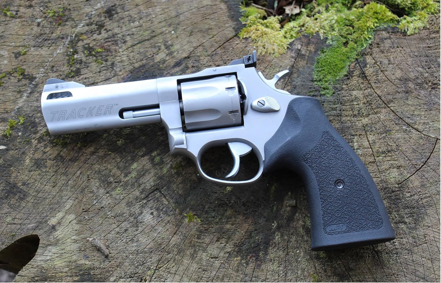 Bold Grip Classic Multiframe Revolver Grip, Compatible with Taurus Large Frame Models, Black