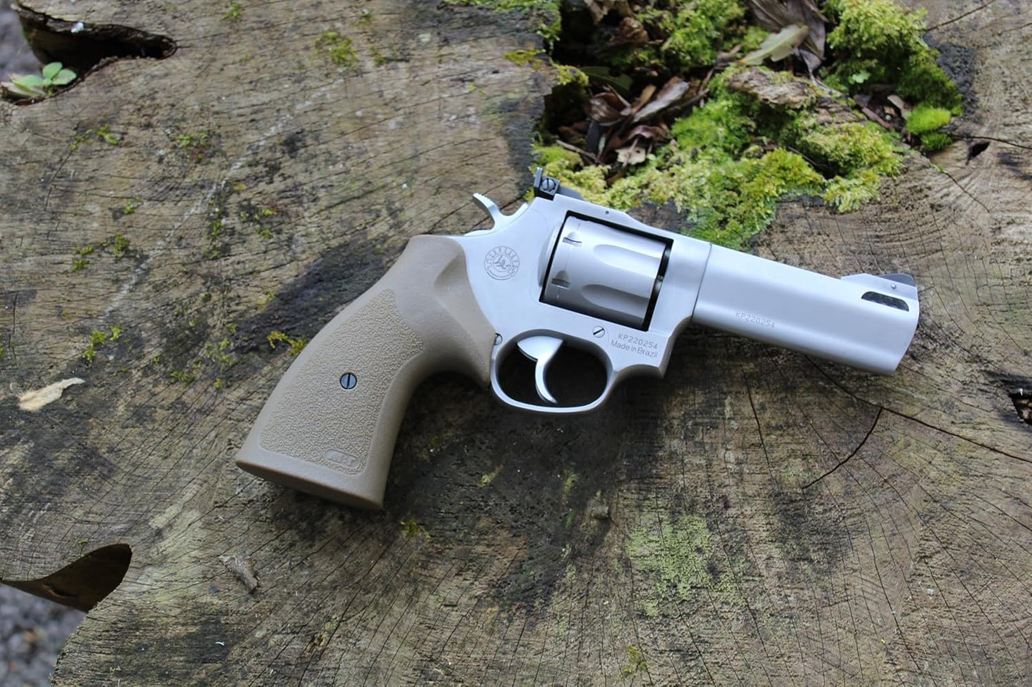Bold Grip Classic Multiframe Revolver Grip, Compatible with Taurus Large Frame Models, Black