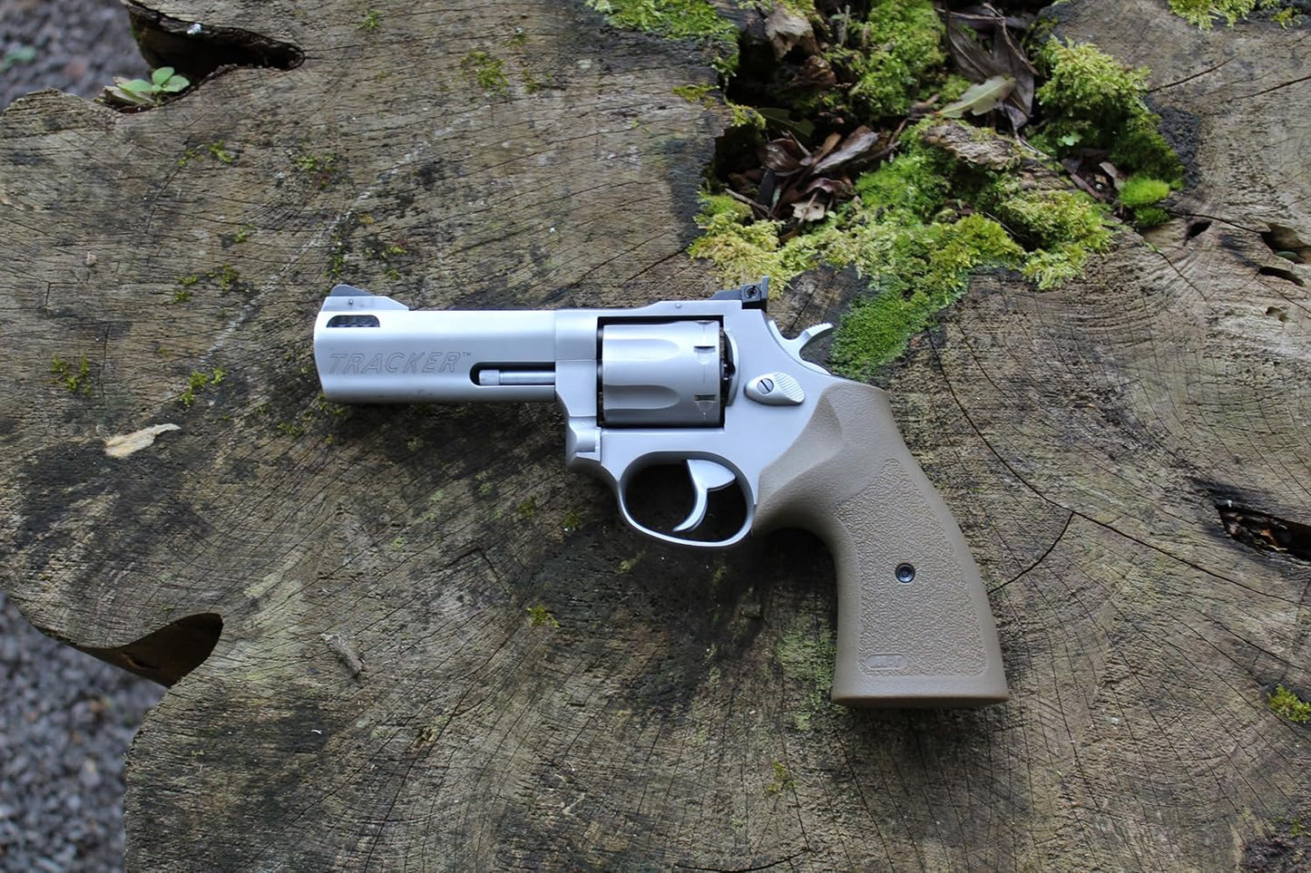 Bold Grip Classic Multiframe Revolver Grip, Compatible with Taurus Large Frame Models, Black