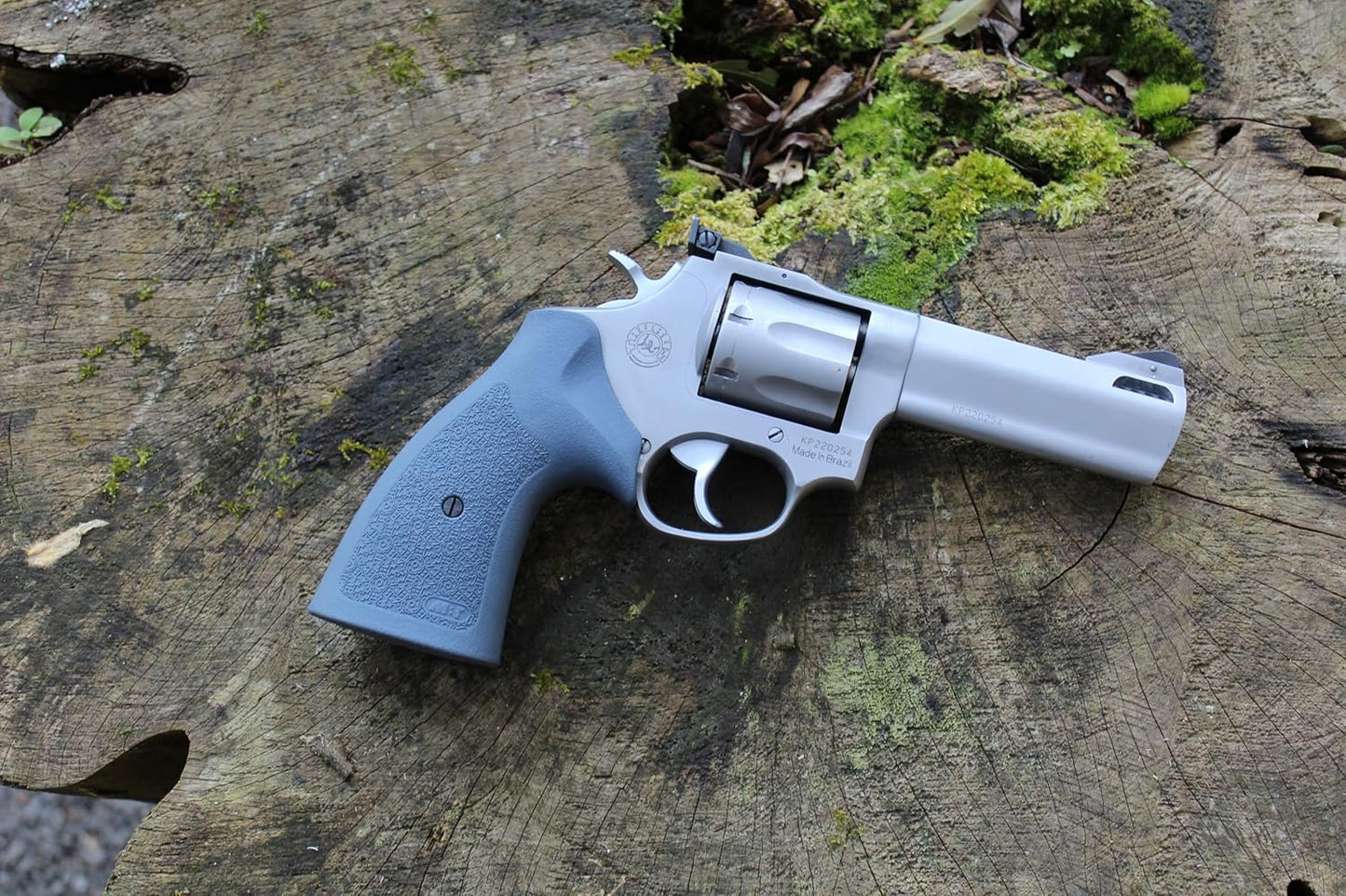 Bold Grip Classic Multiframe Revolver Grip, Compatible with Taurus Large Frame Models, Black